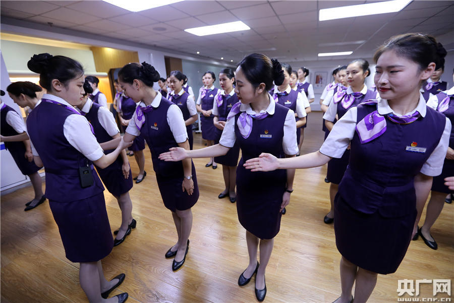 杭州動姐禮儀培訓(xùn)服務(wù)助力暑運高質(zhì)量出行