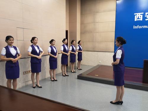 禮儀先行 服務鑄魂——客戶服務部開展“明紀律、嚴作風、抓業務”專項活動紀實